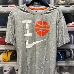 Nike Mens T-shirt I Love Basketball Size Large